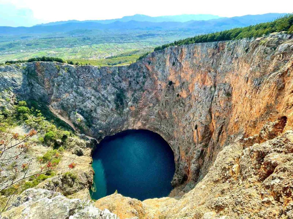crveno jezero