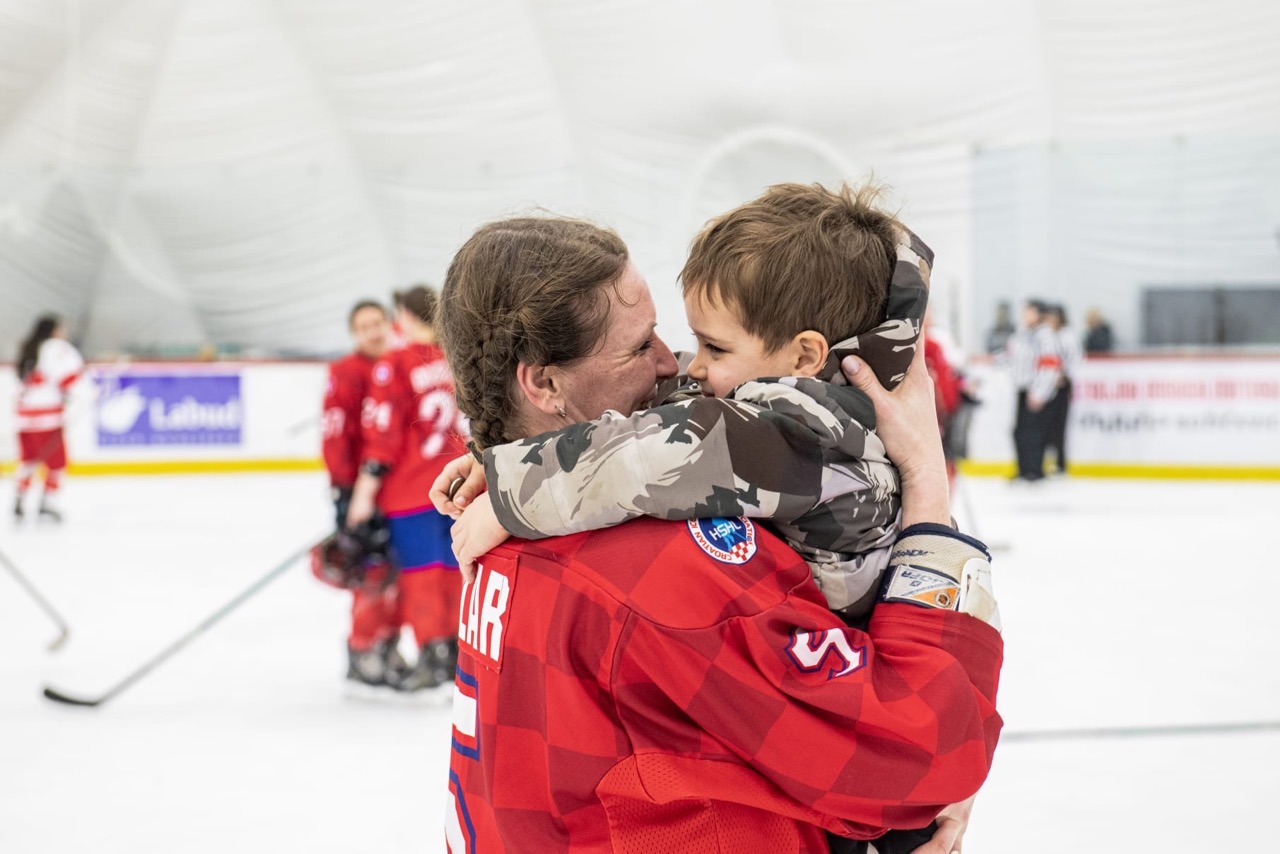 diana stolar hokej na ledu